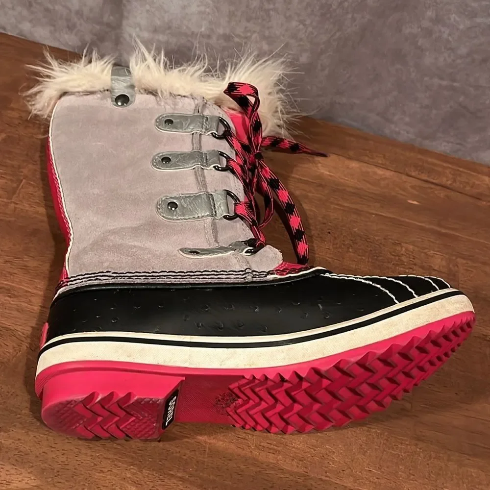 Sorel pink gray Tofino Nori fur snow winter boots size 3